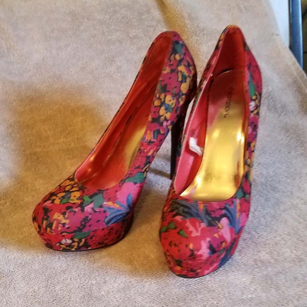 Xhilaration sz 7 stiletto heels